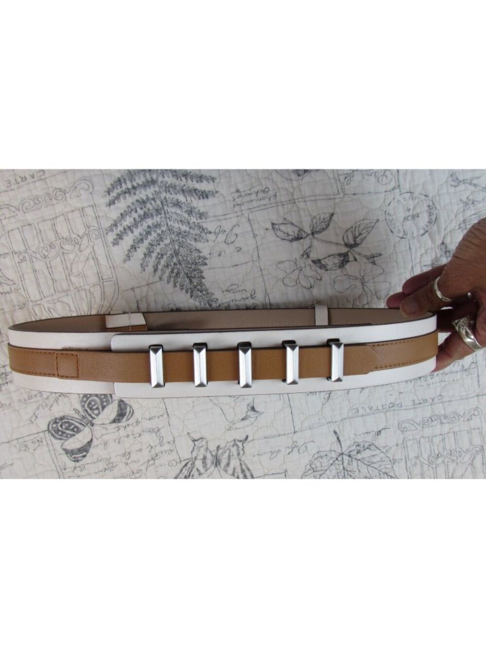 New $129 BCBG MaxAzria Adjustable Waist leather Belt Brown White Matte silver M